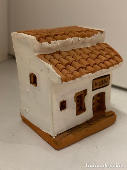 Figurines pour Cr&egrave;ches de No&euml;l: Casa o casita de ceramica o terracota, ideal para pesebre o decoracion. 5cms. Impecable