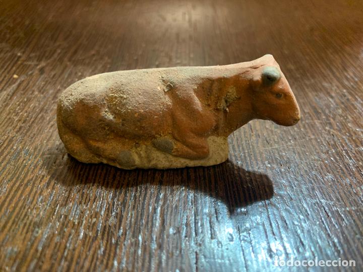 Figurines pour Cr&egrave;ches de No&euml;l: BUEY. Antigua figura de pesebre terracota. Mide unos 6,5 cms de largo
