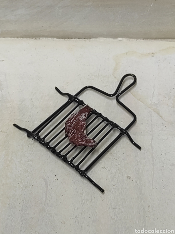 Figuras de Bel&eacute;n: MINIATURA PARRILLA CON FILETE
