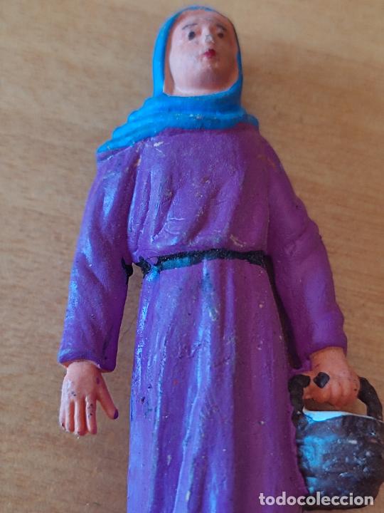 Figuras de Pres&eacute;pios: BELEN FIGURA PASTORA CESTA PA&Ntilde;UELO O SIMILAR 8 CM ALTO PL&Aacute;STICO