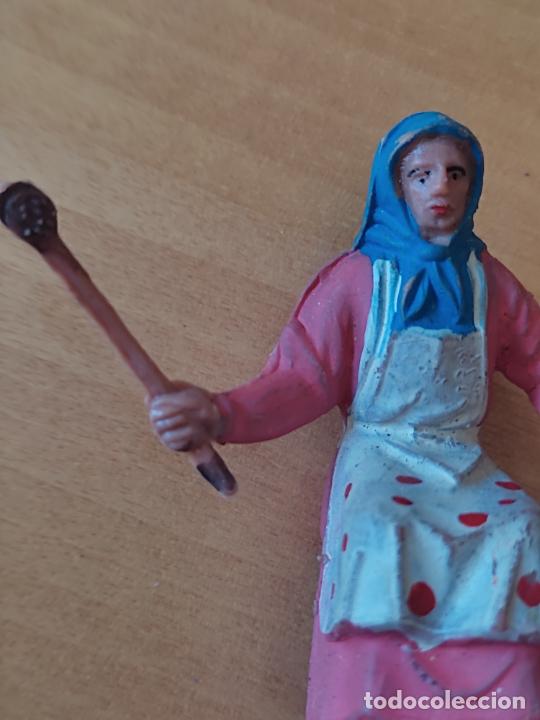 Figuras de Pres&eacute;pios: BELEN FIGURA LAVANDERA PA&Ntilde;UELO O SIMILAR 6 CM ALTO PL&Aacute;STICO