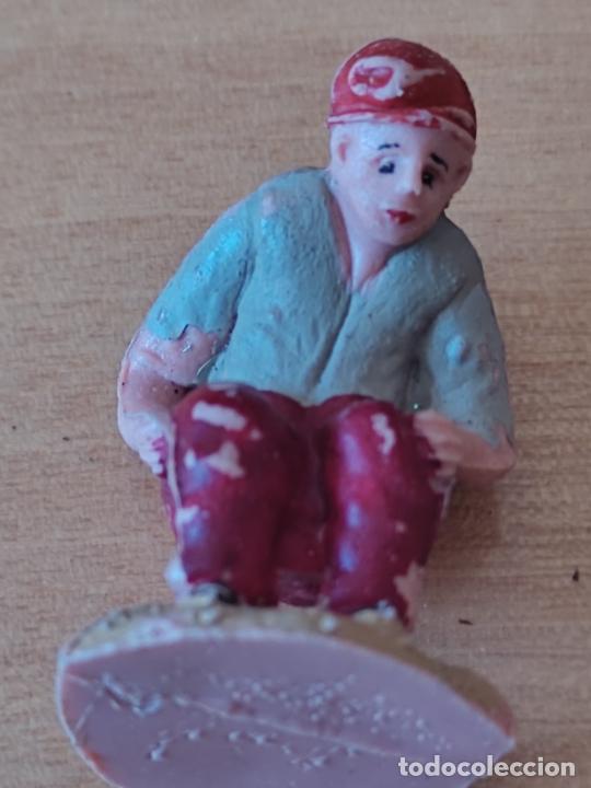 Figuren f&uuml;r Weihnachtskrippen: BELEN FIGURA CAGON CAGANET 3 CM ALTO PLASTICO