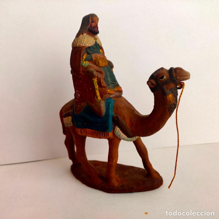 Figuren f&uuml;r Weihnachtskrippen: Rey Mago de barro de 12 cms. Gran calidad y buen estado general- Melchor, Gaspar, Belen.