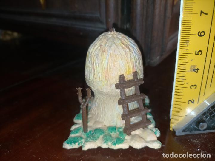 Figuras de Bel&eacute;n: antigua figura para portal de belen pech oliver o similar plastico duro , GRANERO