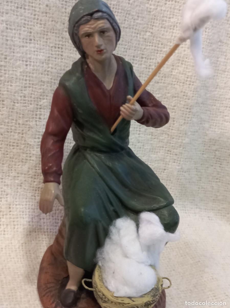 Figuras de Bel&eacute;n: HILANDERA ( 21cm) barro &uml;SERRANO&uml; - Foto 1