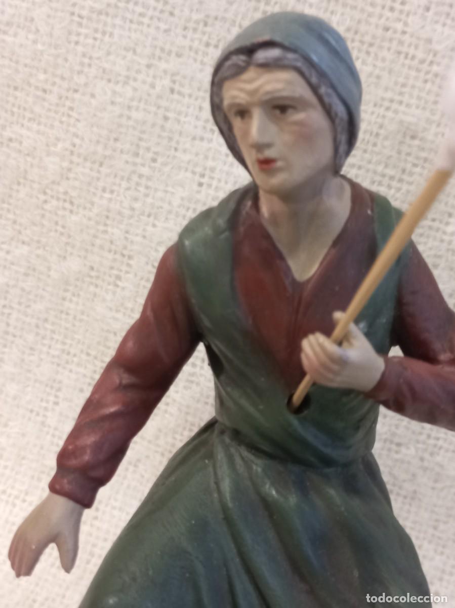 Figuras de Bel&eacute;n: HILANDERA ( 21cm) barro &uml;SERRANO&uml; - Foto 2