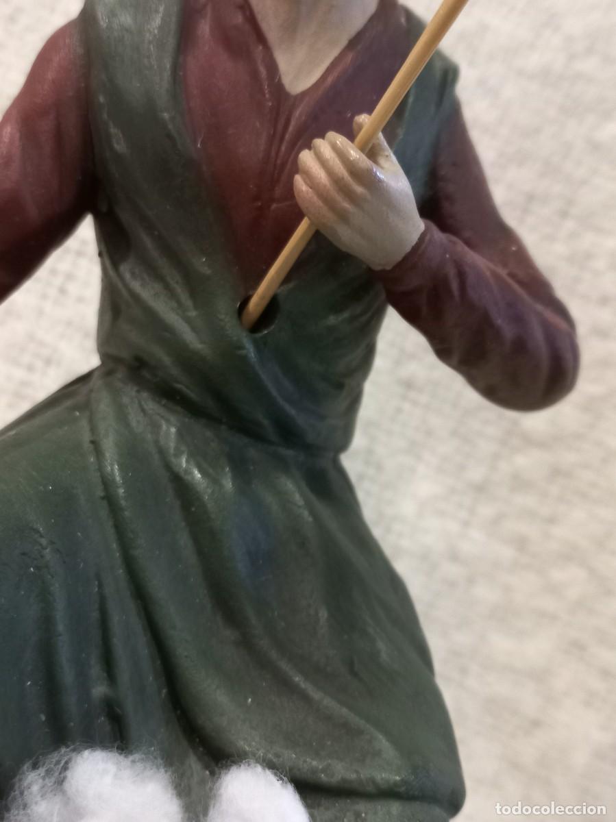 Figuras de Bel&eacute;n: HILANDERA ( 21cm) barro &uml;SERRANO&uml; - Foto 4