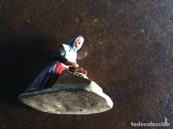 Figuras de Bel&eacute;n: Pastora lavando - Foto 2