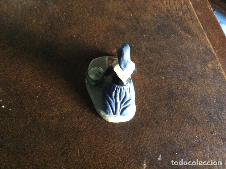 Figuras de Bel&eacute;n: Pastora lavando - Foto 3