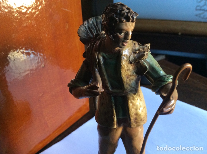 Figuras de Bel&eacute;n: Pastor con ofrendas - Foto 1