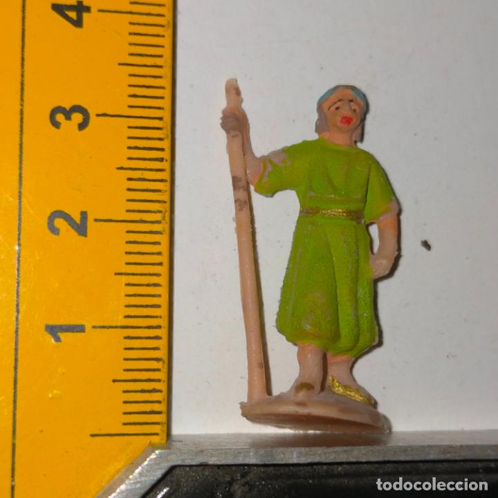 Figuras de Bel&eacute;n: antigua figura para portal de belen plastico duro - ofertas por lotes combinados pech o similar