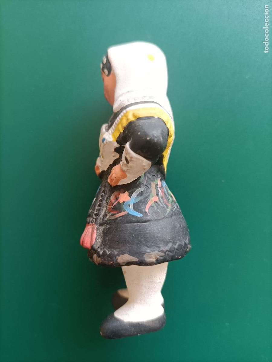 Figuras de Bel&eacute;n: MU&Ntilde;ECA DE BARRO CON TRAJE REGIONAL - Foto 3