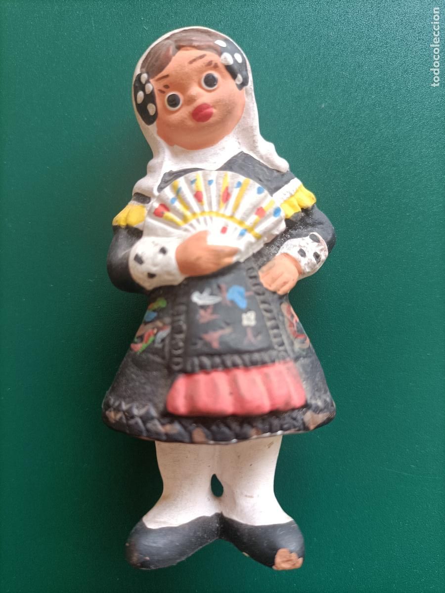 Figuras de Bel&eacute;n: MU&Ntilde;ECA DE BARRO CON TRAJE REGIONAL - Foto 1