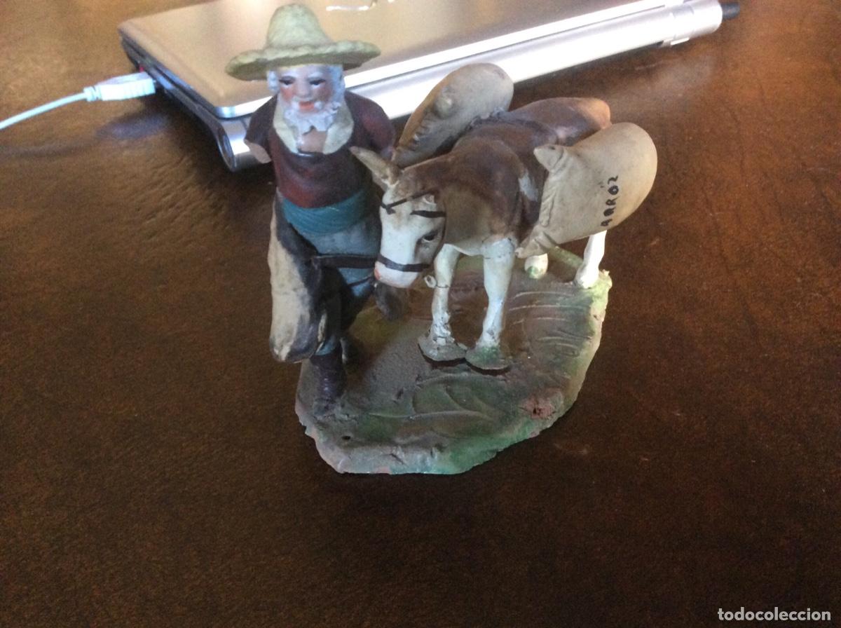 Figuras de Bel&eacute;n: Pastor con mulo - Foto 1