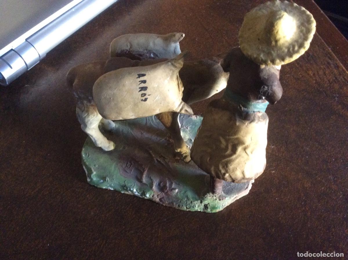 Figuras de Bel&eacute;n: Pastor con mulo - Foto 2