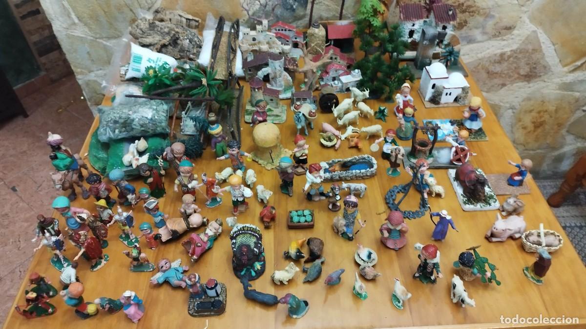 Figuras de Bel&eacute;n: Lote de figuritas sueltas y accesorios de Bel&eacute;n a&ntilde;os 70