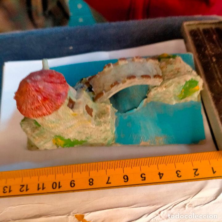 Figuras de Pres&eacute;pios: Antigua figura para portal de Bel&eacute;n nacimiento pl&aacute;stico duro pech o similar CASA MOLINO PUENTE