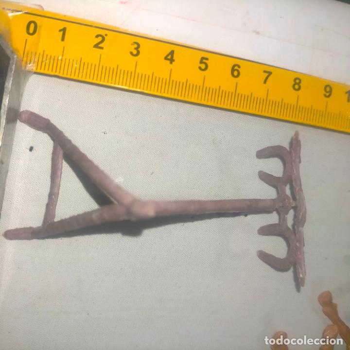 Figuras de Pres&eacute;pios: HAGA SU OFERTA , ANTIGUA FIGURA PARA PORTAL DE BELEN NACIMIENTO NAVIDAD FIGURA PLASTICO DURO