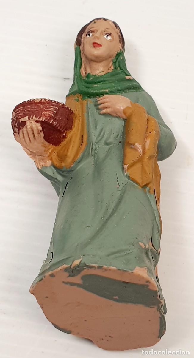 Figuras de Bel&eacute;n: PASTORA CON CESTO DE COMIDA - Foto 4