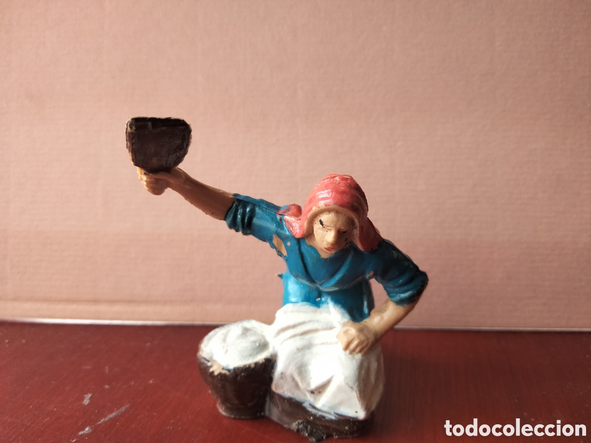 Figurines pour Cr&egrave;ches de No&euml;l: Figura Min&uacute;scula lavandera bel&eacute;n plastico, ver fotos de su estado
