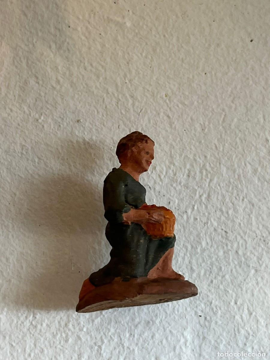 Figuras de Bel&eacute;n: Mujer de terracota policromada - Foto 3