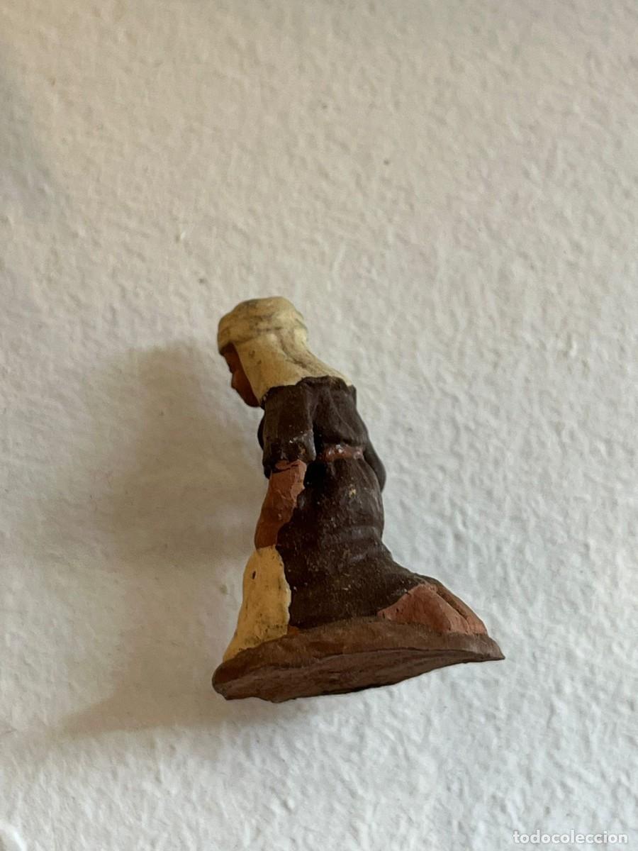 Figuras de Bel&eacute;n: Mujer de terracota policromada - Foto 2
