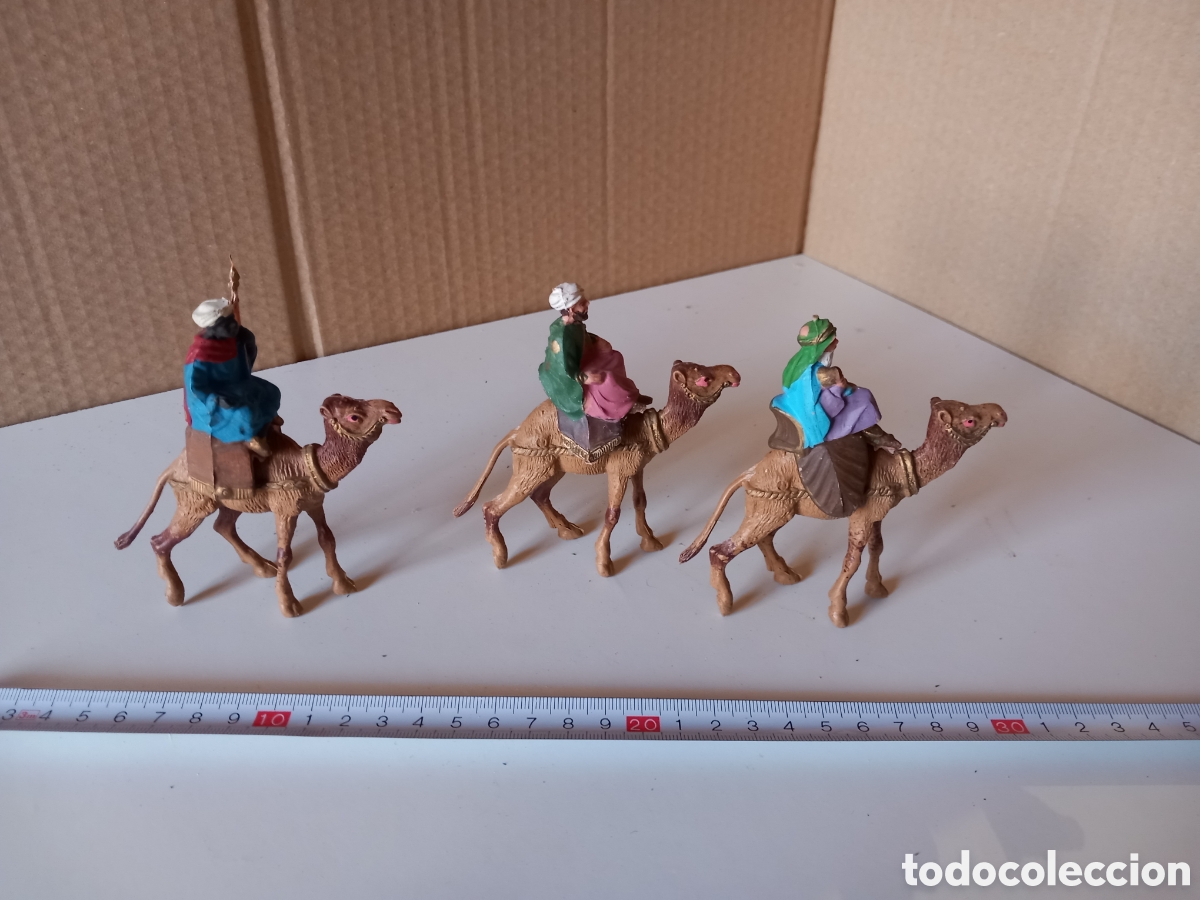 Figuras de Bel&eacute;n: Reyes Magos con camello - Foto 1