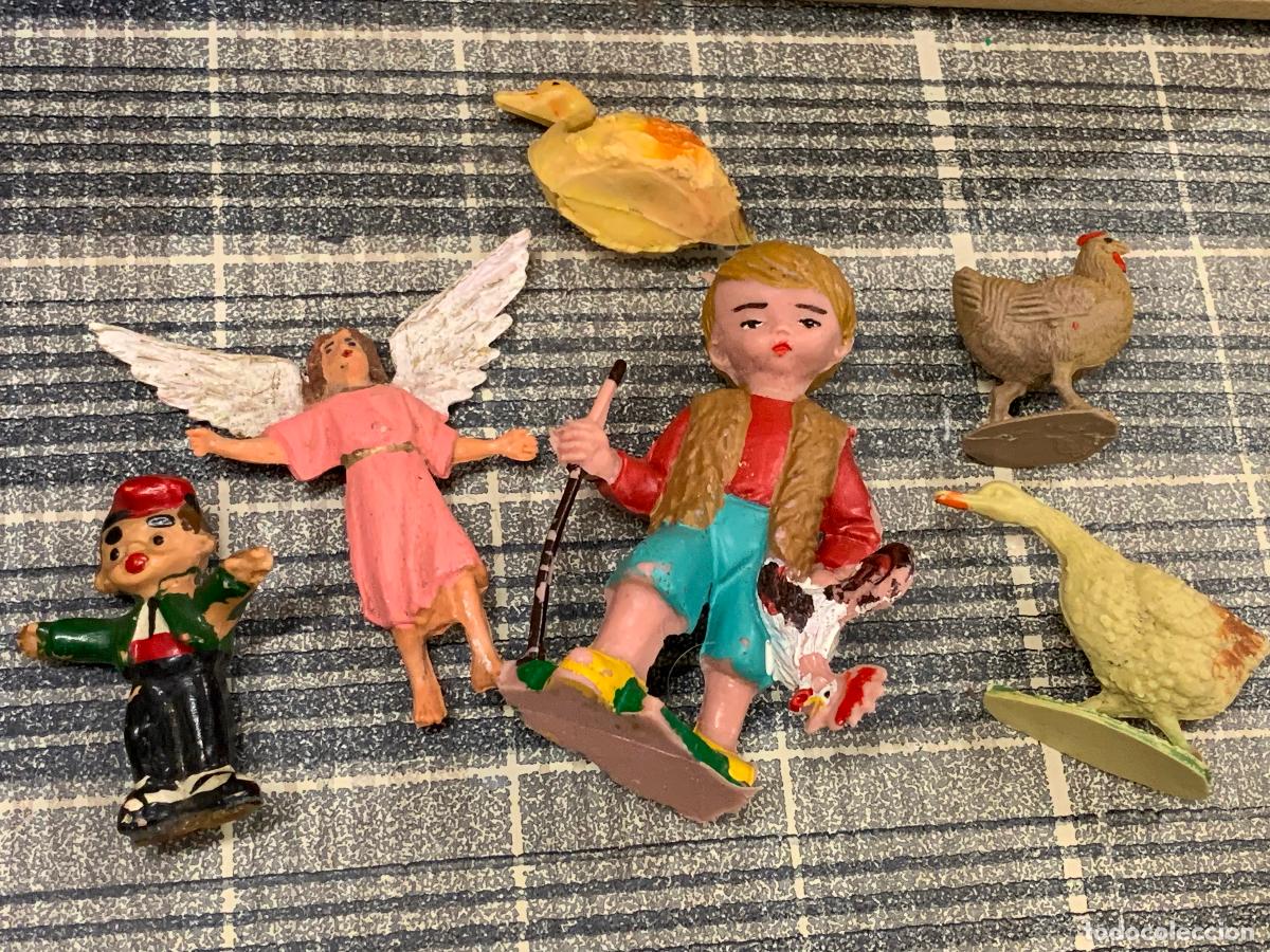 Figurines pour Cr&egrave;ches de No&euml;l: Lote de Antiguas figuras para belen o pesebre. En plastico. De 3 a 8cms