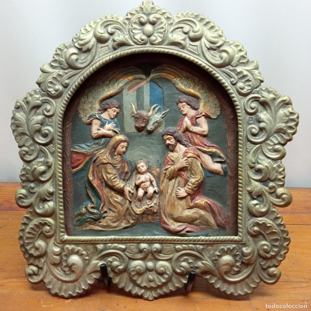 Figuras de Bel&eacute;n: 34 cm - Antiguo Retablo Natividad Bel&eacute;n - marco repujado - relieve policromado