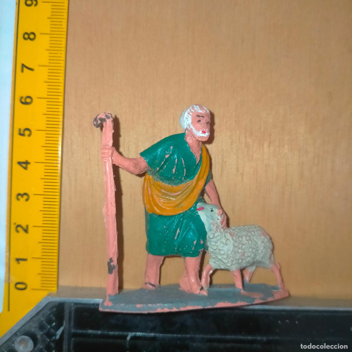 Figuras de Bel&eacute;n: antigua figura de portal de belen plastico duro nacimiento . PERSONAJE