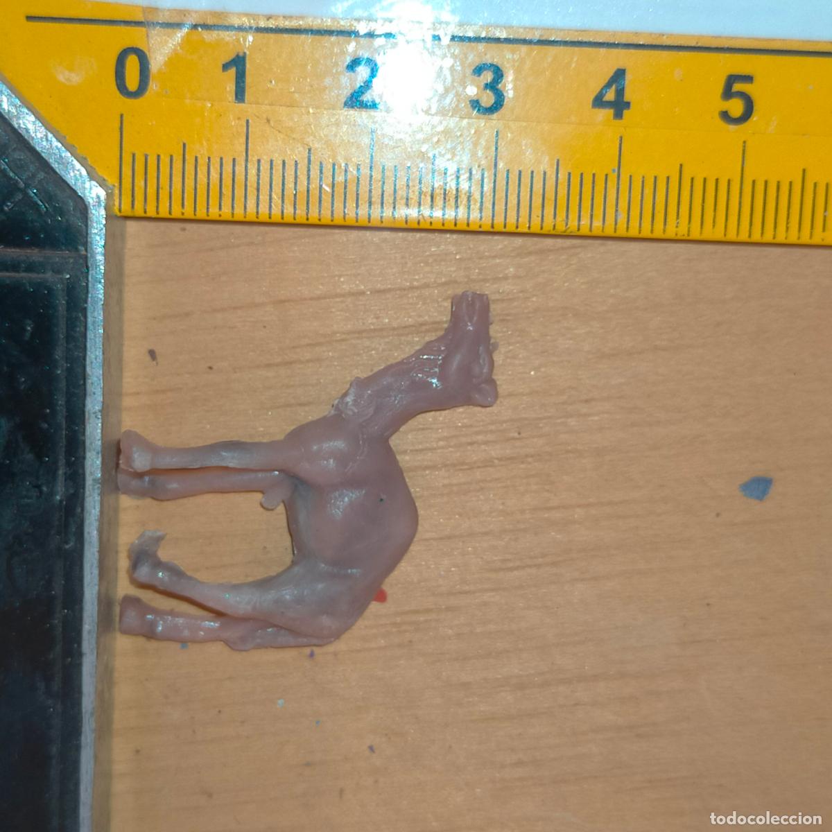 Figuras de Bel&eacute;n: antigua figura de portal de belen plastico duro nacimiento . OFERTA POR LOTES COMBINADOS -