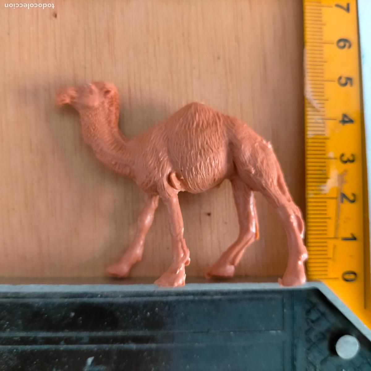 Figurines pour Cr&egrave;ches de No&euml;l: antigua figura de ANIMALES . portal de belen plastico duro nacimiento HAGA SU OFERTA