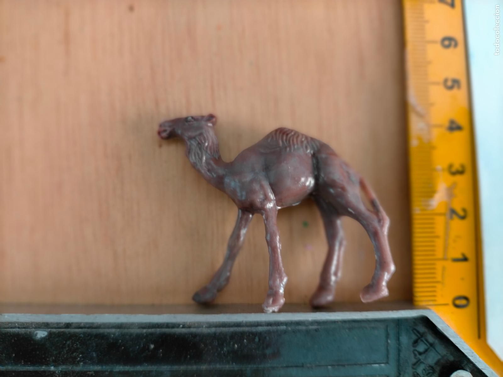 Figuras de Pres&eacute;pios: antigua figura de ANIMALES . portal de belen plastico duro nacimiento HAGA SU OFERTA