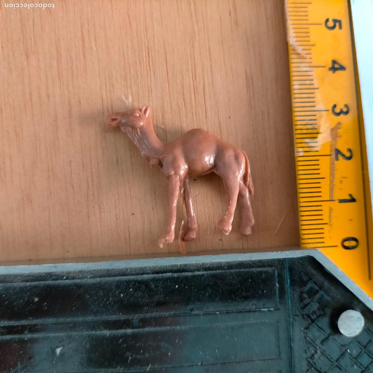 Figuras de Pres&eacute;pios: antigua figura de ANIMALES . portal de belen plastico duro nacimiento HAGA SU OFERTA