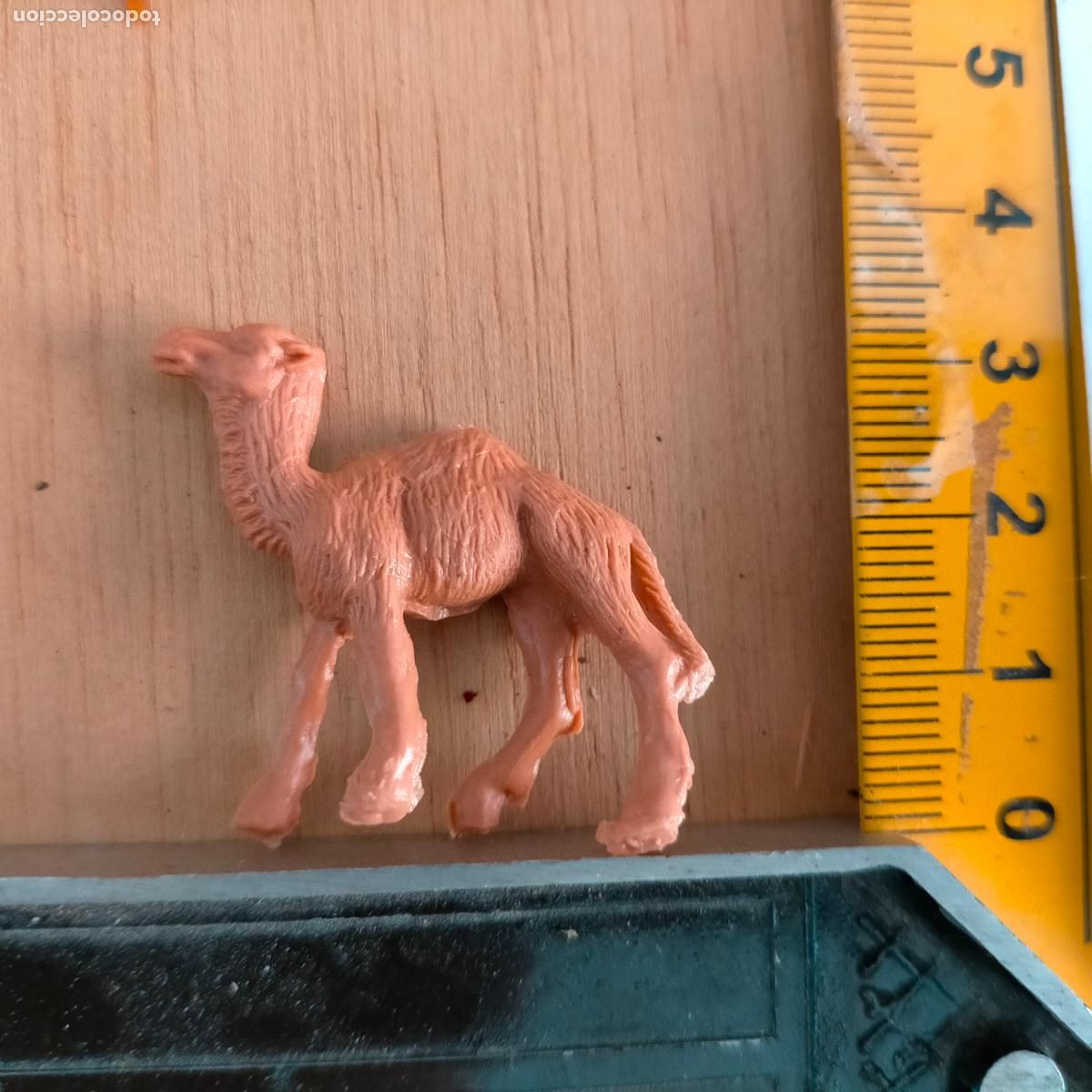 Figuren f&uuml;r Weihnachtskrippen: antigua figura de ANIMALES . portal de belen plastico duro nacimiento HAGA SU OFERTA