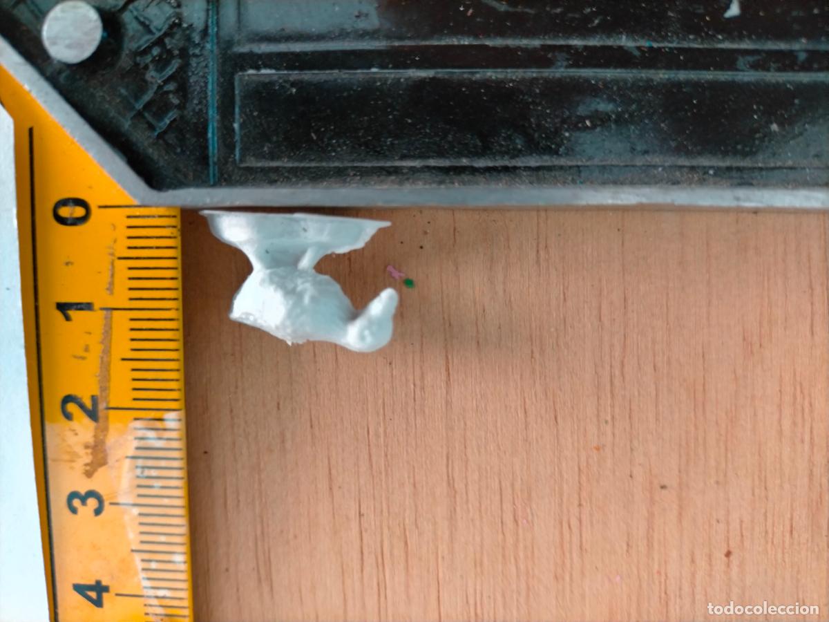 Figuras de Pres&eacute;pios: HAGA SU OFERTA antigua figura de ANIMALES . portal de belen plastico duro nacimiento