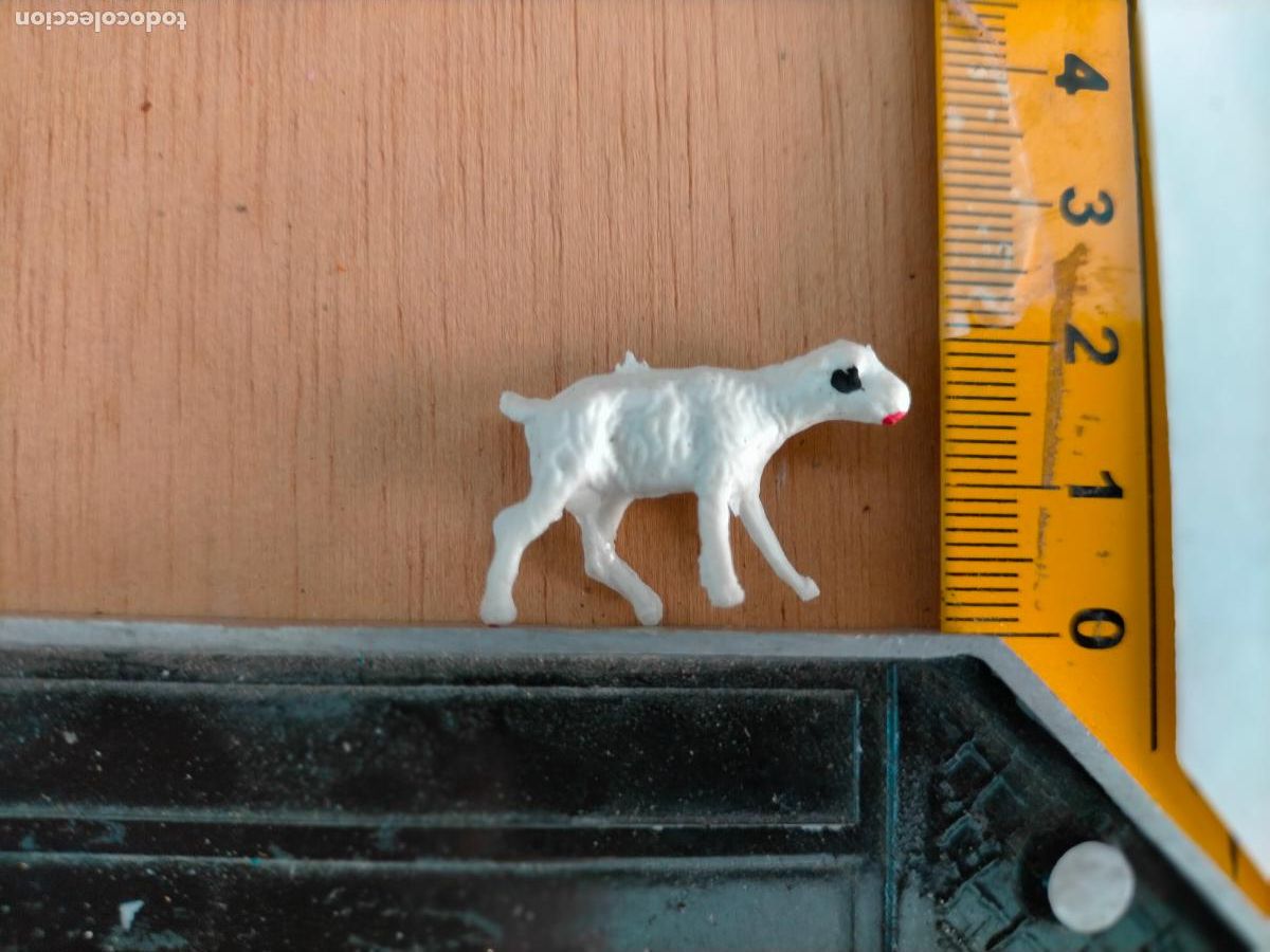 Figuras de Pres&eacute;pios: HAGA SU OFERTA antigua figura de ANIMALES . portal de belen plastico duro nacimiento