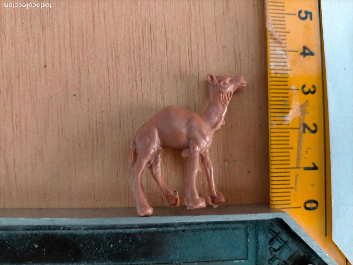 Figuras de Pres&eacute;pios: HAGA SU OFERTA antigua figura de ANIMALES . portal de belen plastico duro nacimiento