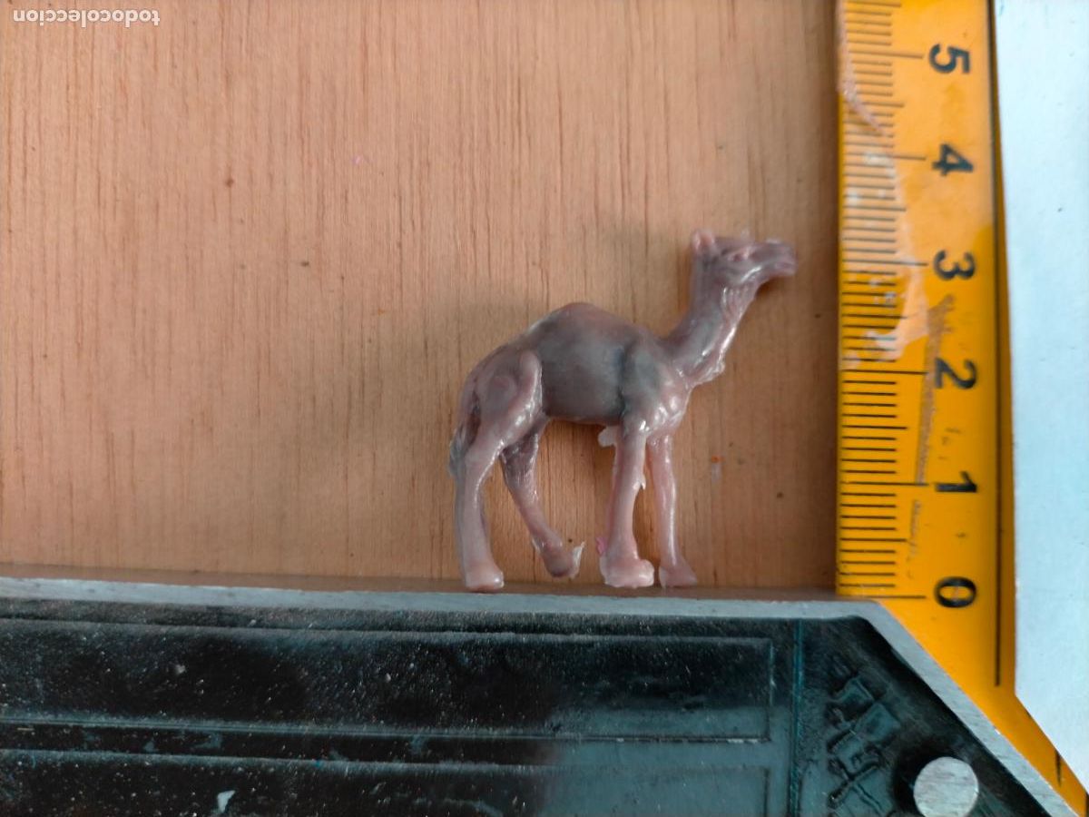 Figuras de Pres&eacute;pios: HAGA SU OFERTA antigua figura de ANIMALES . portal de belen plastico duro nacimiento