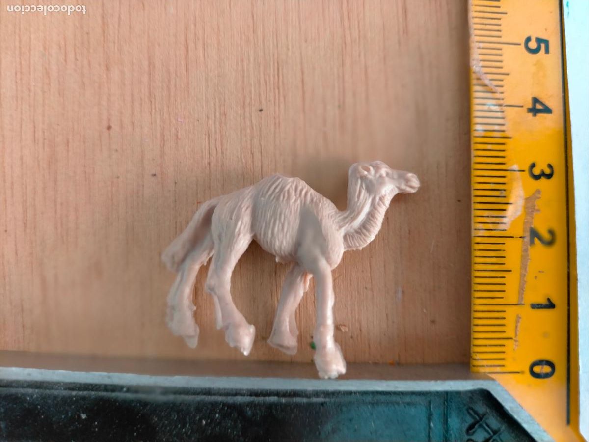 Figuras de Pres&eacute;pios: HAGA SU OFERTA antigua figura de ANIMALES . portal de belen plastico duro nacimiento