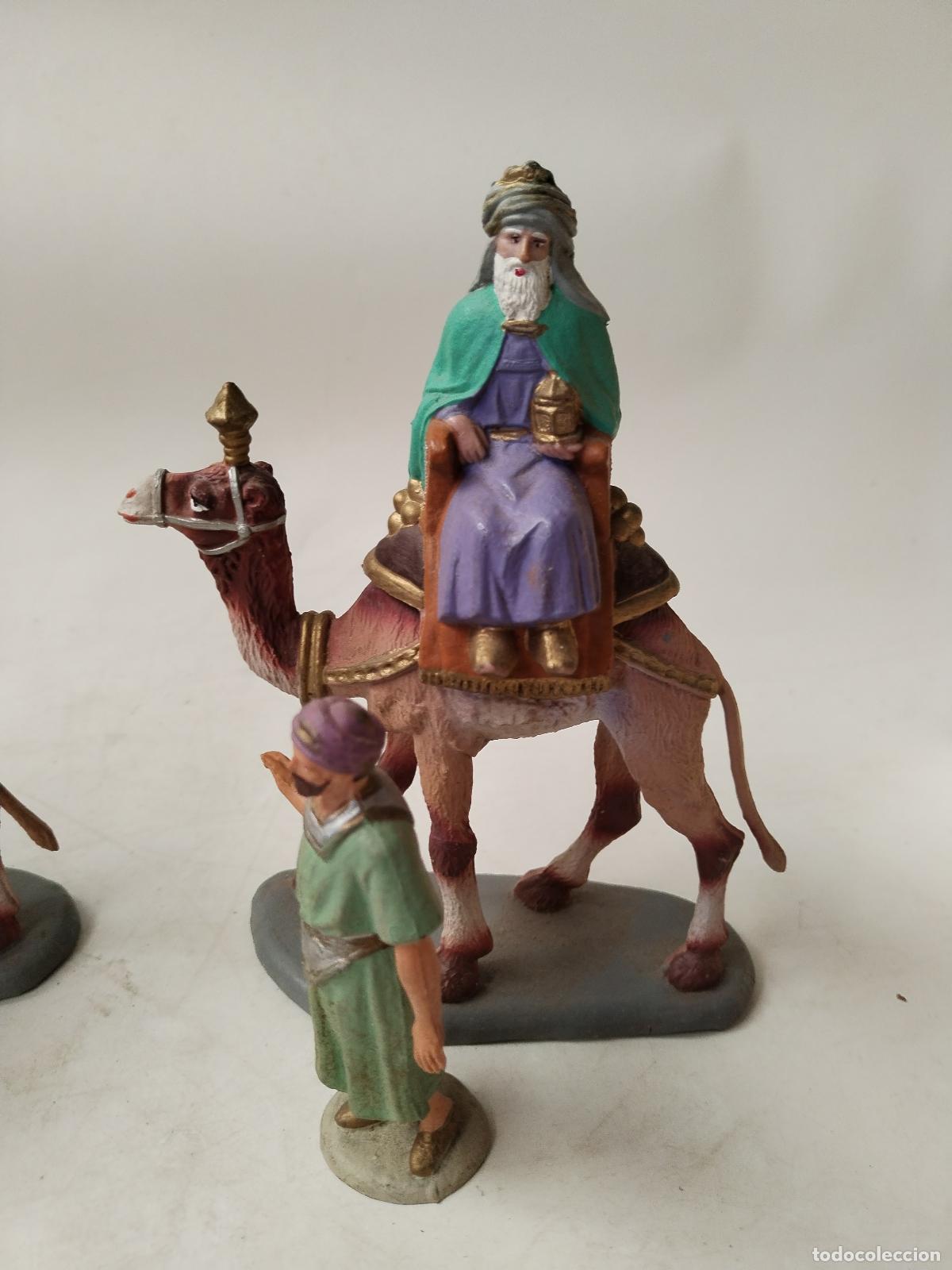 Figuras de Bel&eacute;n: reyes a camello belen pvc - Foto 3