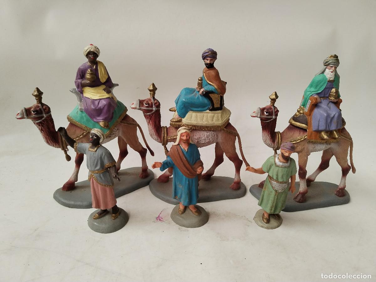 Figurines pour Cr&egrave;ches de No&euml;l: reyes a camello belen pvc