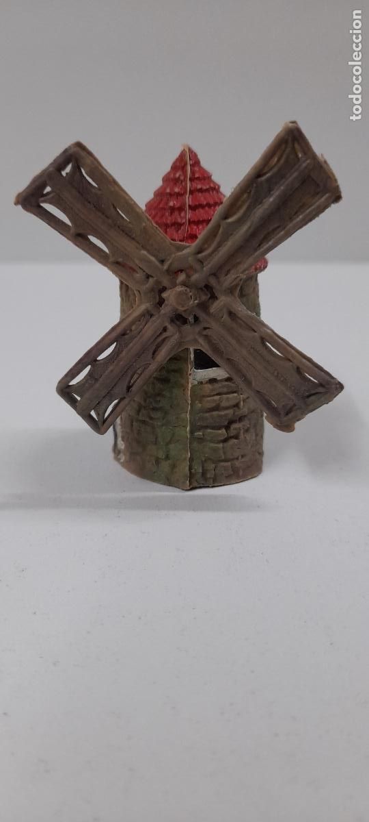 Figuras de Bel&eacute;n: MOLINO - ANTIGUA FIGURA / COMPLEMENTO DE BELEN . REALIZADA EN PLASTICO . ALTURA 6 CM