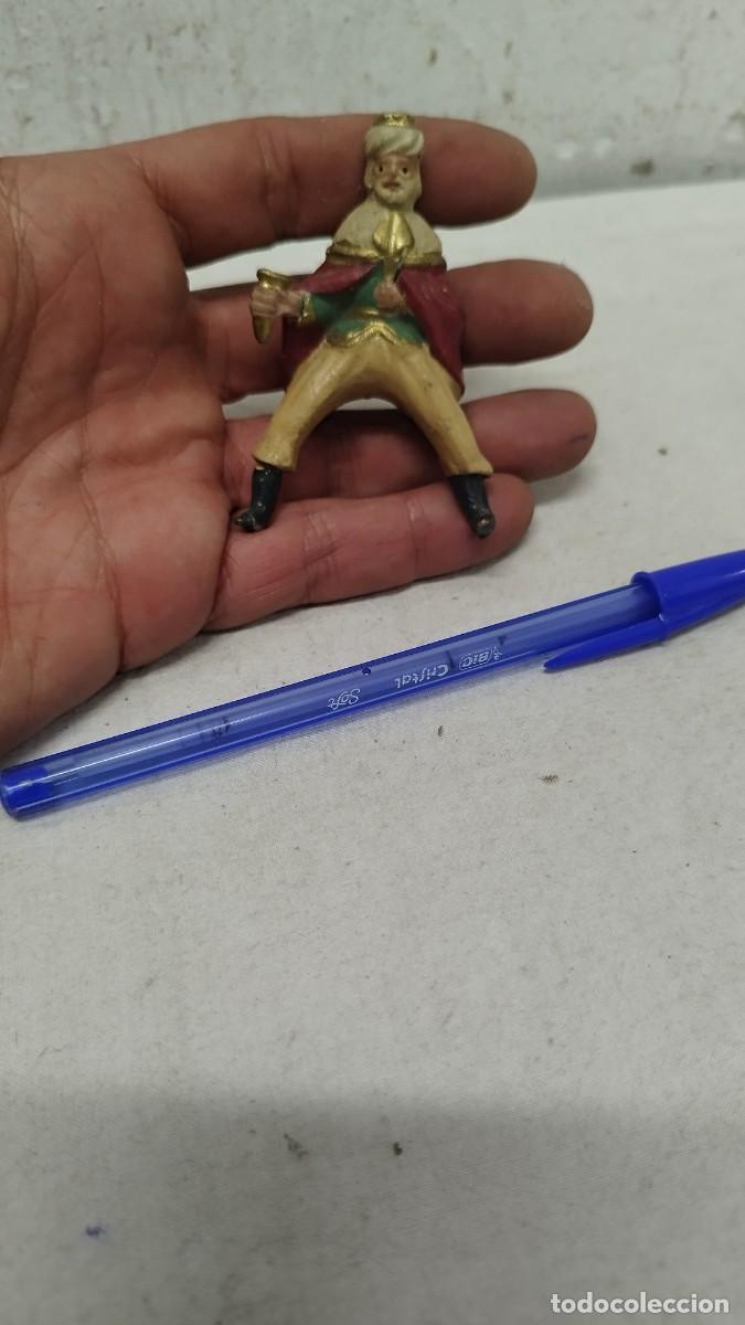 Statuine di Presepe: Antigua figura,escultura para pesebre o belen en terracota.De rey mago Gaspar sin camello.