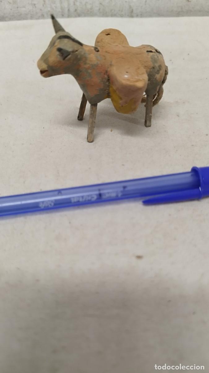 Statuine di Presepe: Antigua figura,escultura para pesebre o belen en terracota.De burro con alforjas.