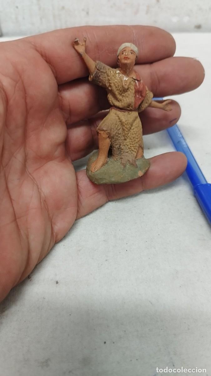 Statuine di Presepe: Antigua figura,escultura para pesebre o belen en terracota.De un pastor.