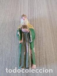 Figuras de Bel&eacute;n: Rey Mago Melchor, en pie con presente - Foto 1