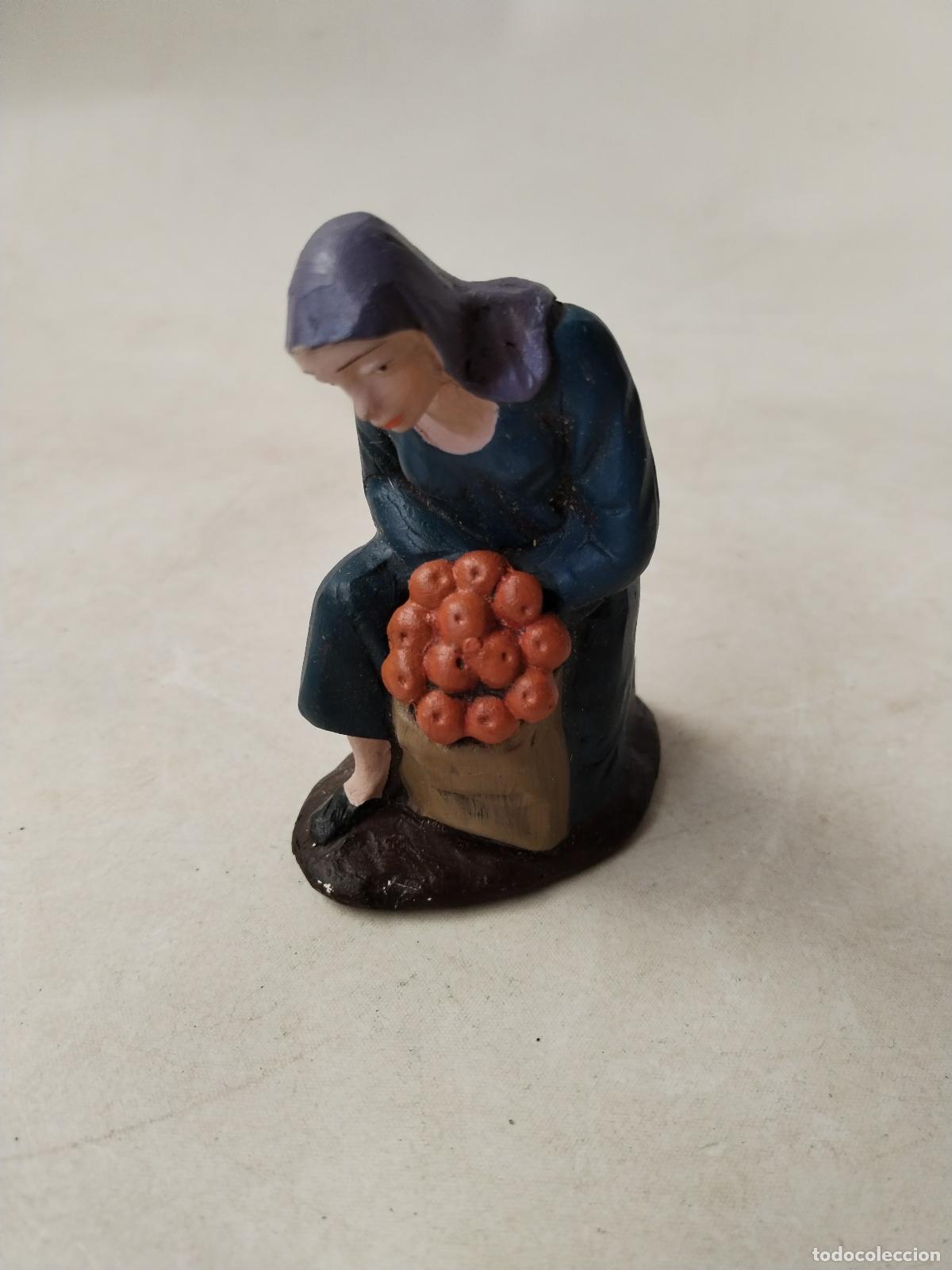 Statuine di Presepe: Antigua figura pastora con frutas artesan&iacute;a serrano belen murcia