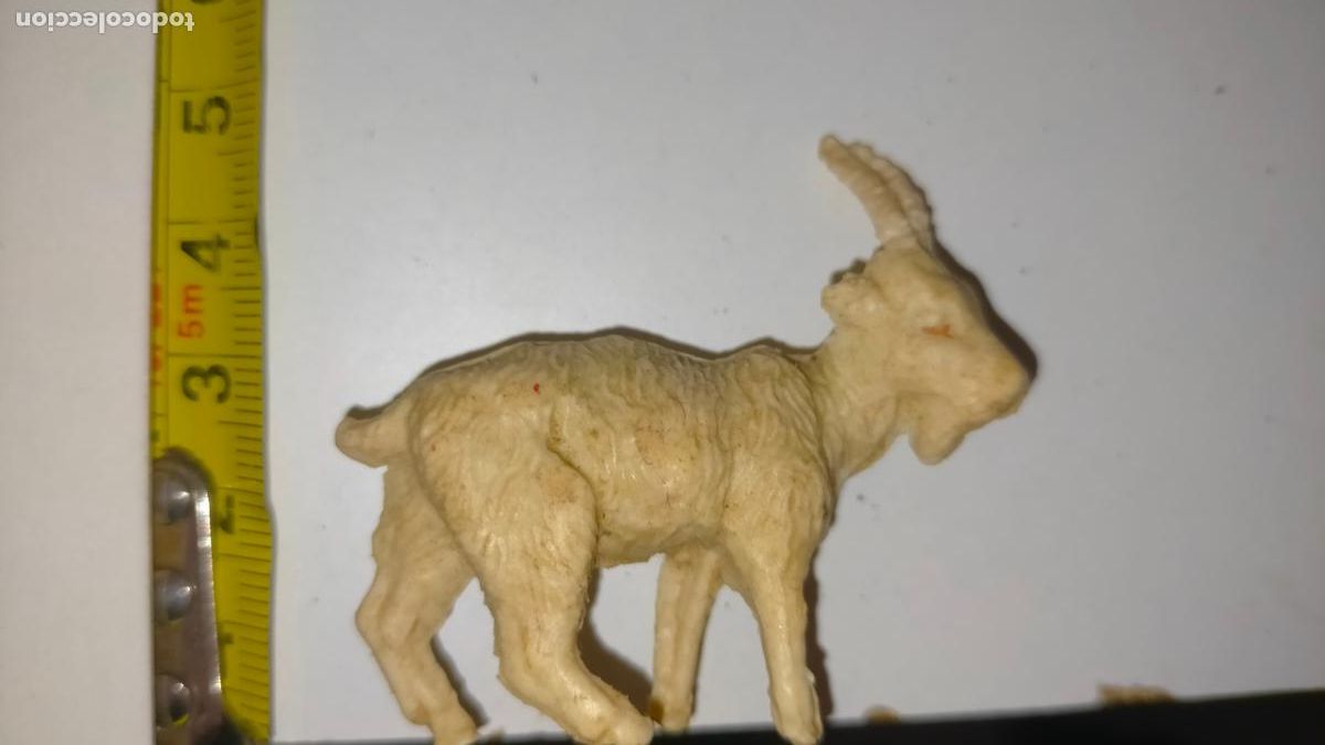 Figuras de Pres&eacute;pios: Figura de portal de bel&eacute;n antigua pl&aacute;stico diro