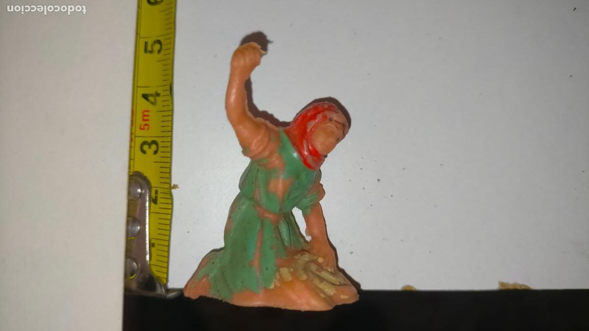 Figuras de Pres&eacute;pios: Figura de portal de bel&eacute;n antigua pl&aacute;stico diro